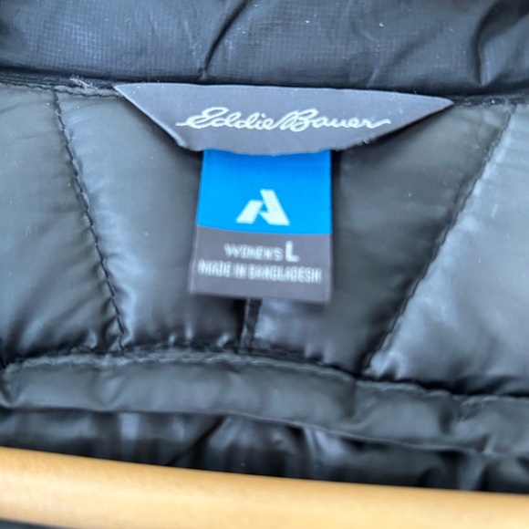 Eddie Bauer women’s large black. Under jacket or worn alone.In excellent shape. - Picture 3 of 4